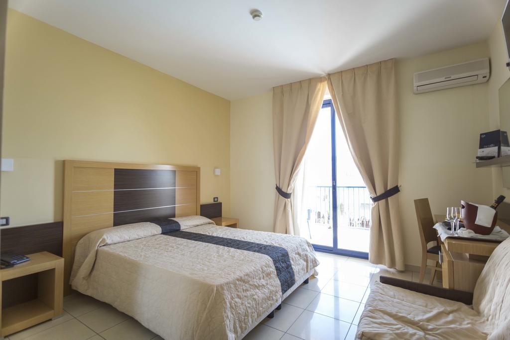 Ticho'S Greenblu Hotel Castellaneta Marina Exterior foto